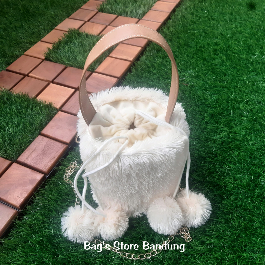 Tas Selempang Wanita Model Ember Bulu Halus