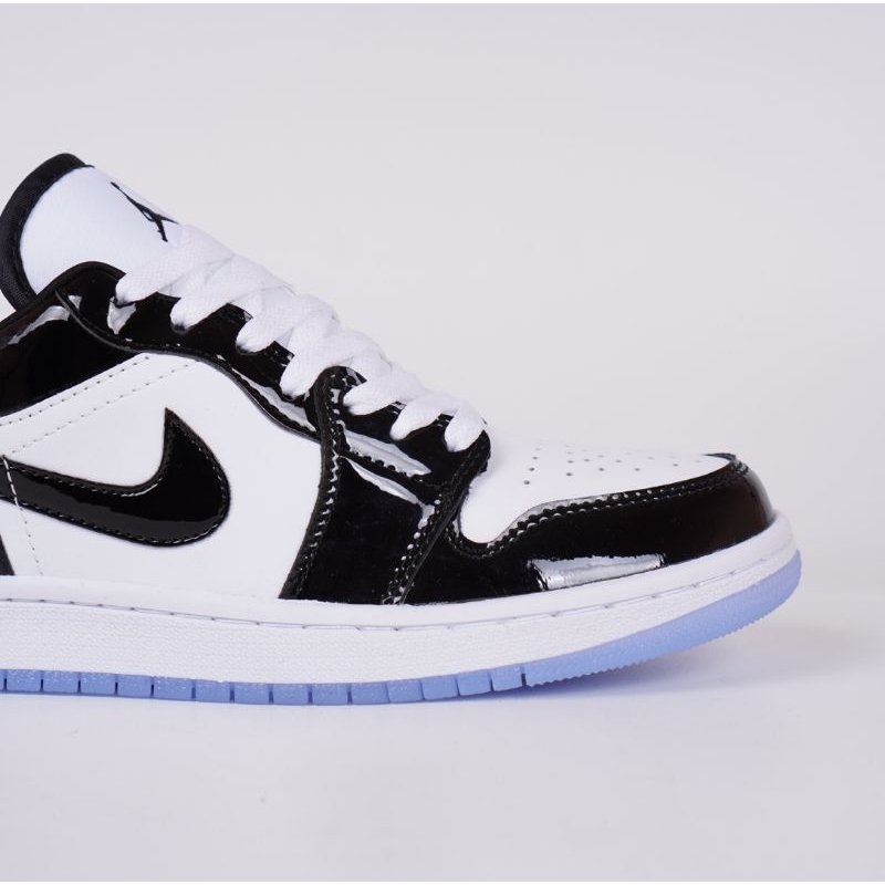 Sepatu Nike Air Jordan 1 Low SE Concord