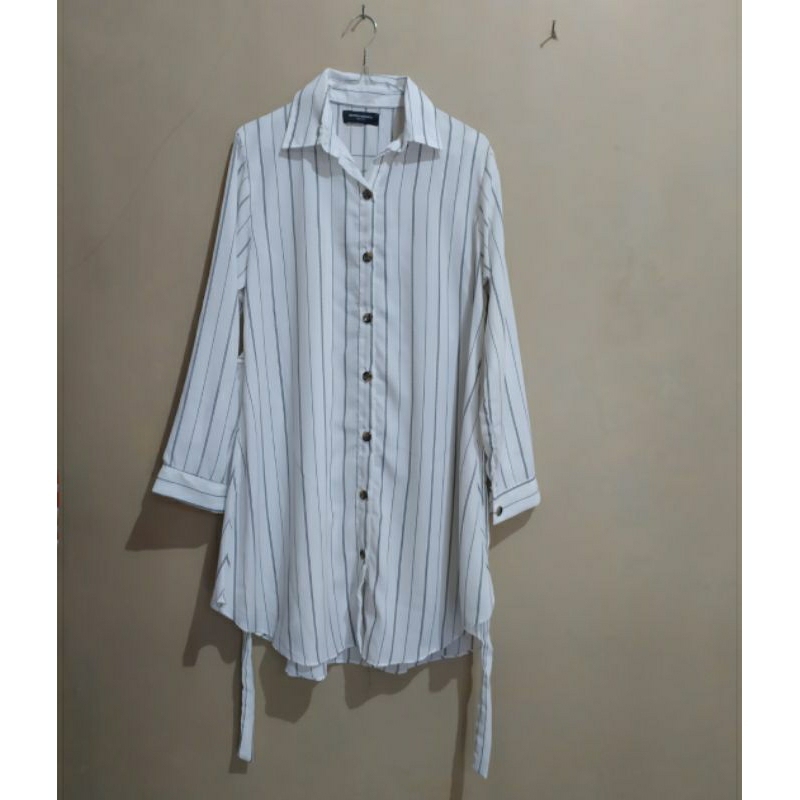 PRELOVED Gamis Muslim Wanita Heaven Lights || Berrybenka shirt || Cartex blanche Hoodie || The Execu