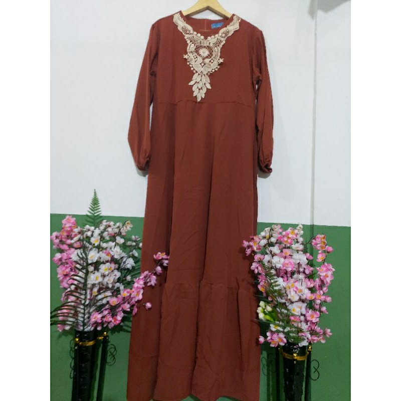gamis kerah renda