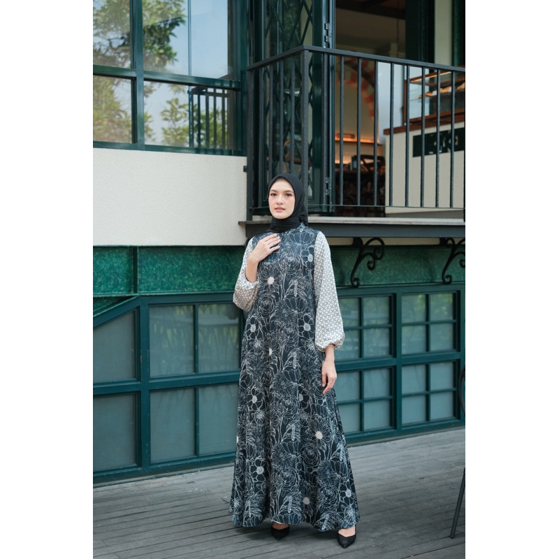 (Akita) Kamania dress couple family black