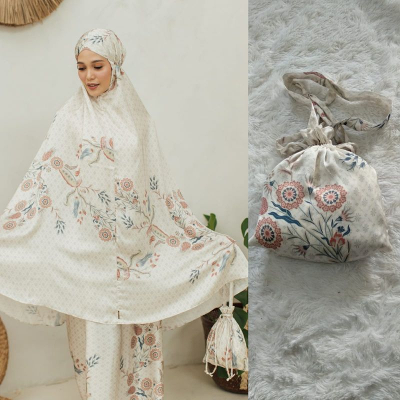 Tulip Prayer Set Wearing Klamby