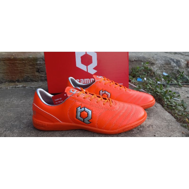 sepatu futsal original