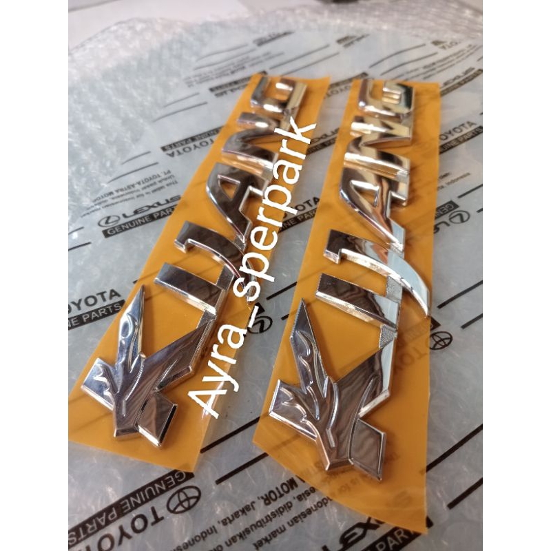 Emblem tulisan kijang innova lama 2005-2015 original