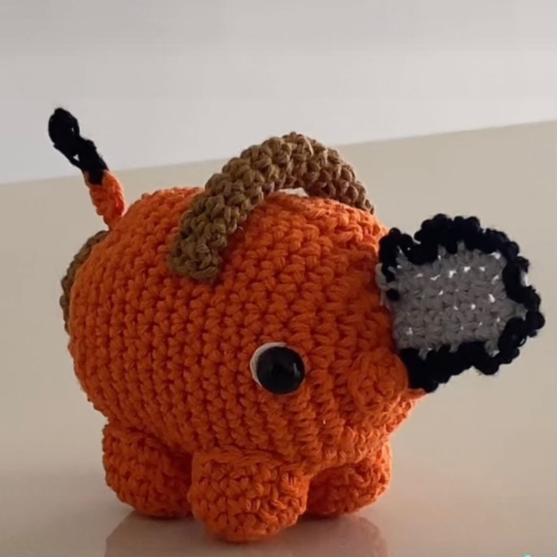 pochito crochet keychain ( chainsaw man )