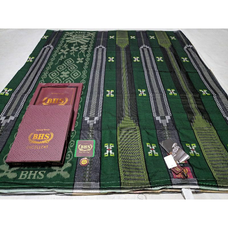 Sarung BHS Excellent Songket SGS Gold Warna Hitam dan Putih