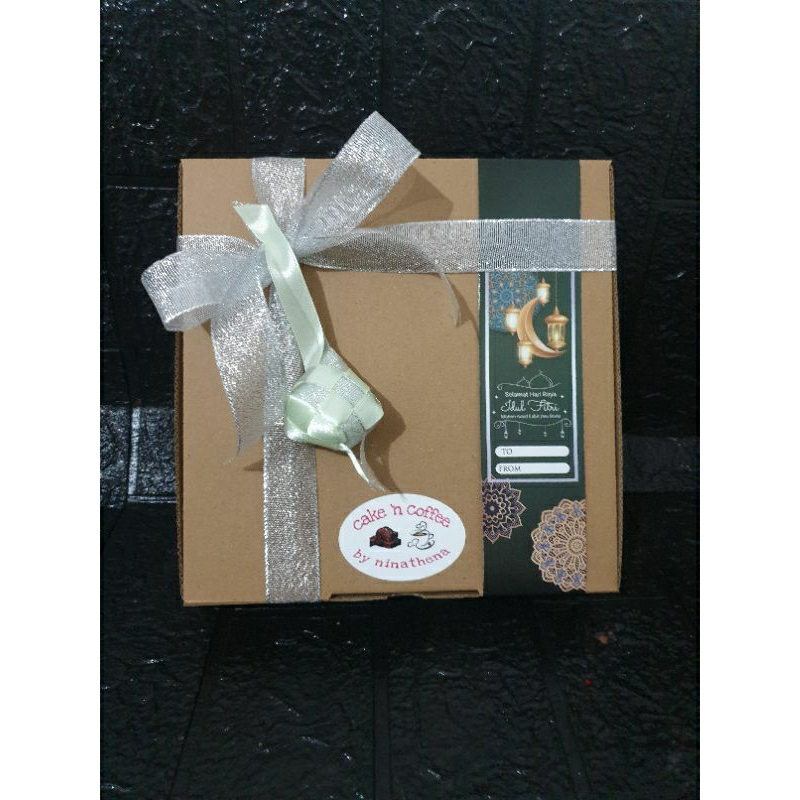 

Christmas Hampers/Parcel 20x20cm Brownies 4 Topping
