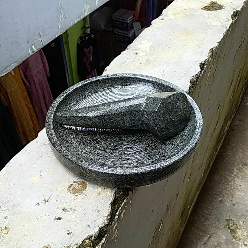 cobek / ulekan / gilingan cabe 100% batu asli diameter 18cm