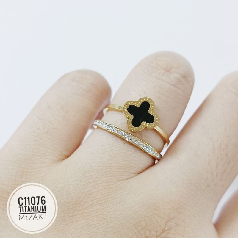 Cincin Titanium clover set 2 pcs C11076