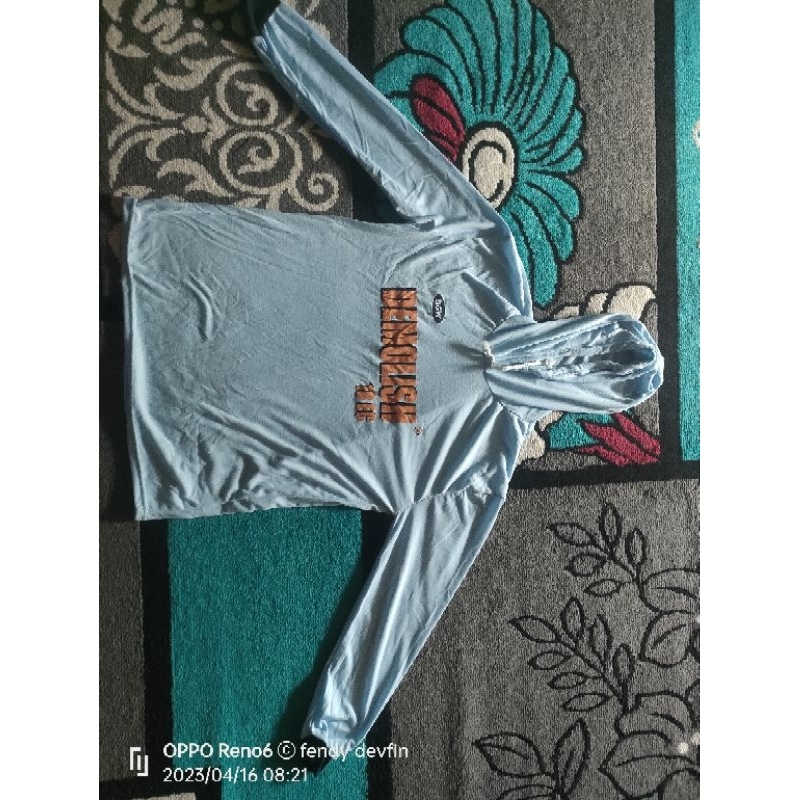 KAOS DEMOLISH PAKE TOPI