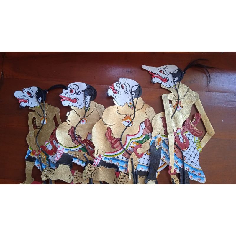 Miawmiaw_Id Wayang Kulit Asli Indonesia Punokawan Seno/Punokawan Emas