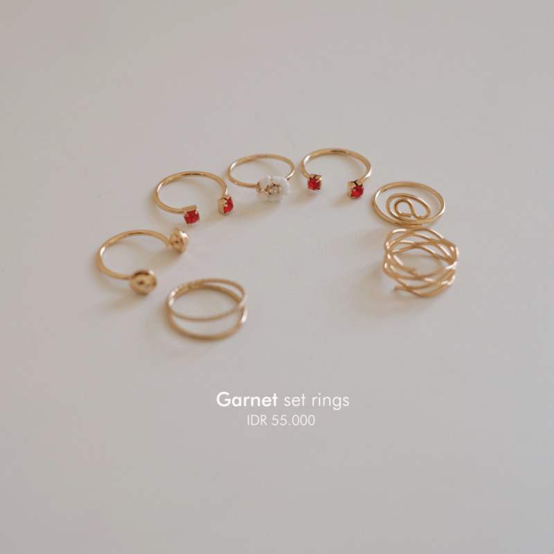 Ark.co - Garnet set rings cincin tumpuk stack bunga permata merah