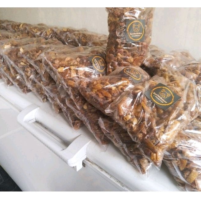 

Kerupuk kulit babi bali