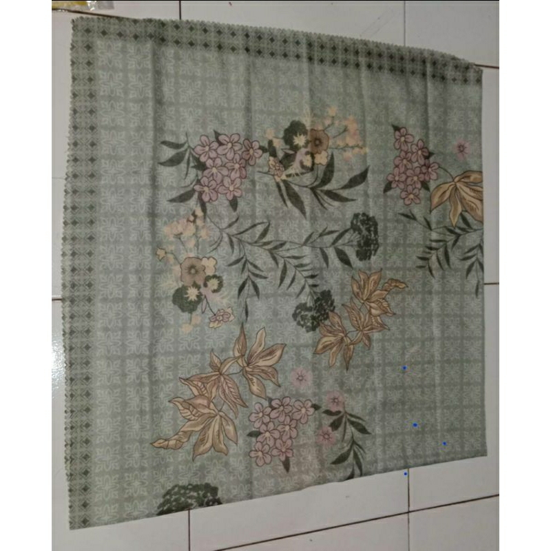 Hijab segiempat motif hijau sage voal premium jilbab kerudung Lacercut