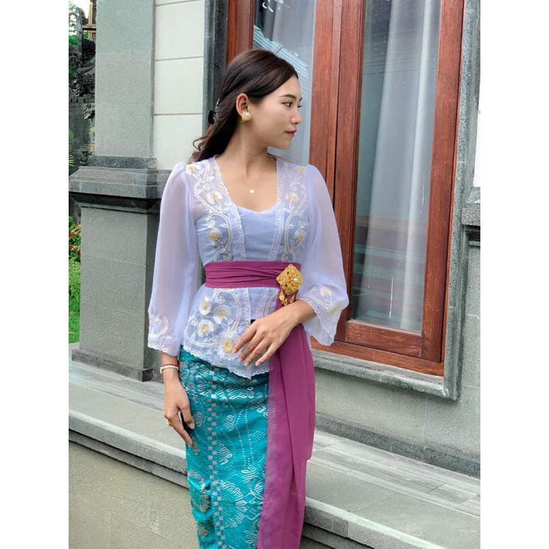 Kebaya bordir jadi/ Kebaya bordir tangan lonceng/ Kebaya bordir bali/ kebaya bordir motif bunga