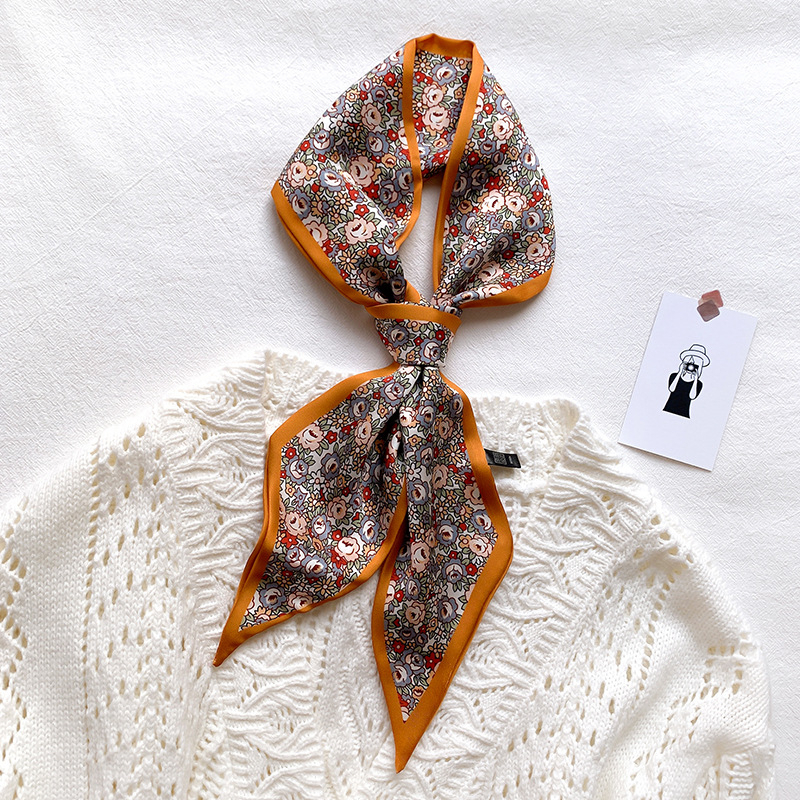 SHARP CORNER SCARF SYAL SELENDANG ANIMAL PRINT PATTERNED MOTIF HEWAN BINATANG LUCU CUTE LEHER KEPALA WANITA KOREA KOREAN STYLE KEKINIAN KAIN LEMBUT SATIN SILK SOFT