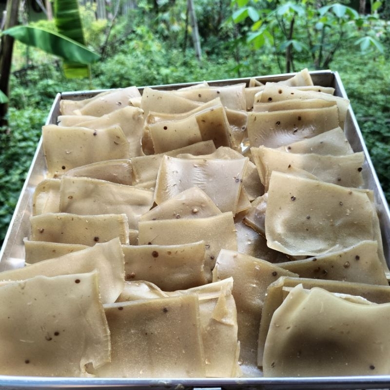 

Krupuk mentah rasa ketumbar