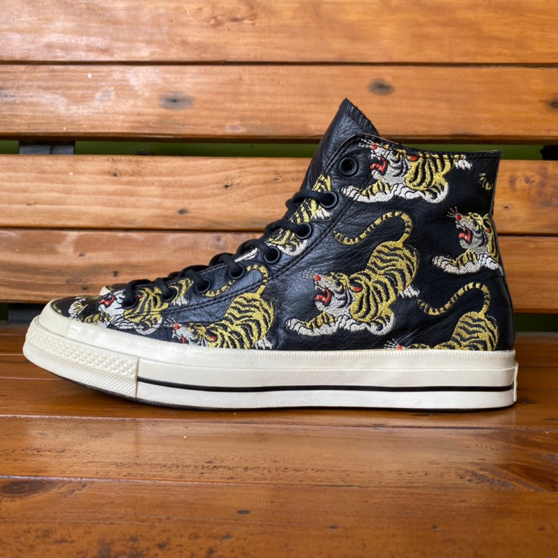 converse dokuro tiger sukajan