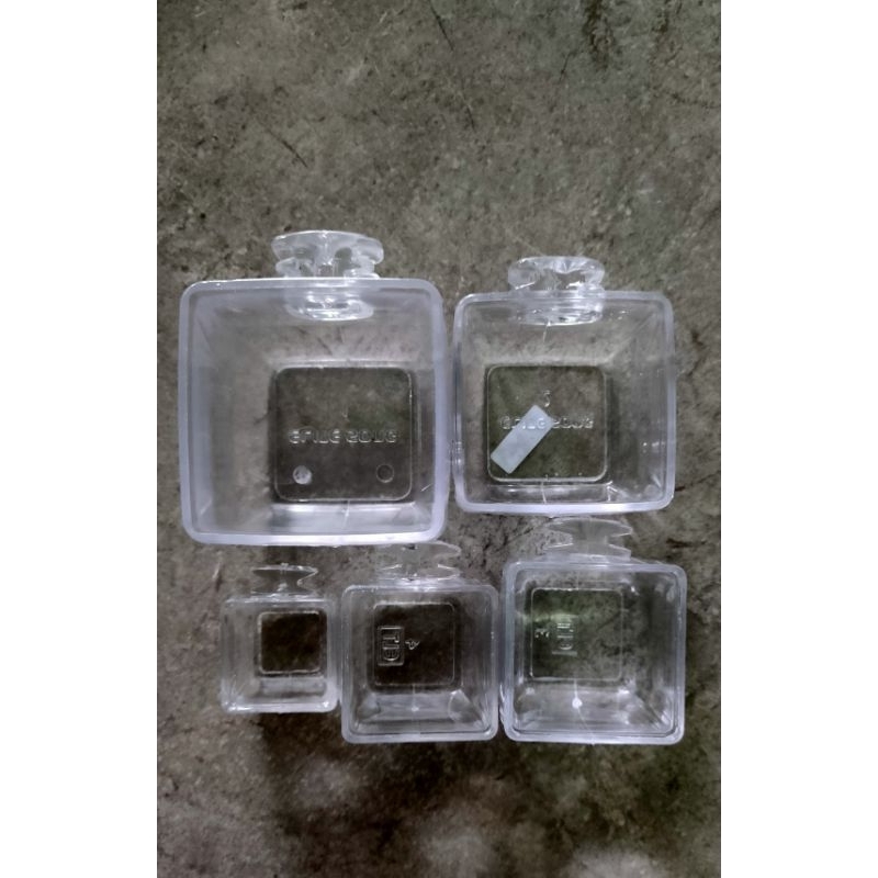 Cepuk Wadah Pakan Minum Burung Kotak