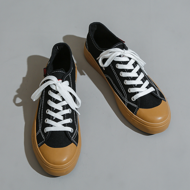 Mainland Sepatu Sneakers Pria Casual Sepatu Canvas Sekolah Hitam Putih Anti Slip MC308