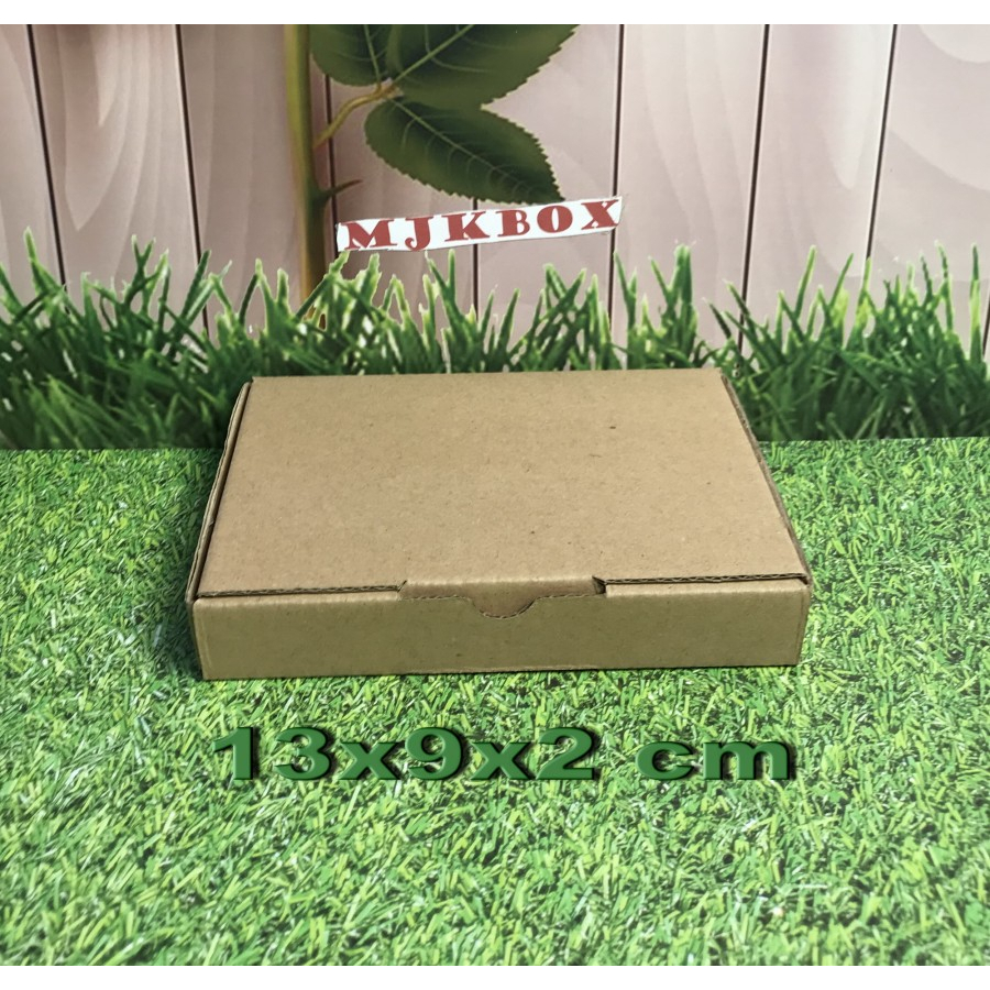 

Kardus karton uk. 13x9x2 cm...die cut box kotak Souvenir -dll