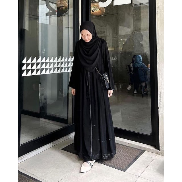 Abaya arab terbaru-gamis hitam remaja kekinian - fhasion muslimah terbaru-dress remaja kekinian-abaya haura swaroski putih -abaya haura swaroski hitam