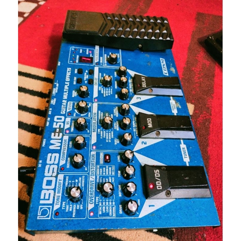 effek gitar Boss me-50