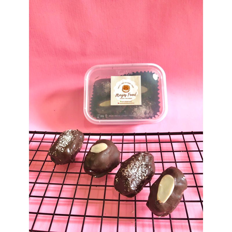 

KURMA COKLAT ISI / KURMA CHOCOLATE DESSERT SNACK PLATTER