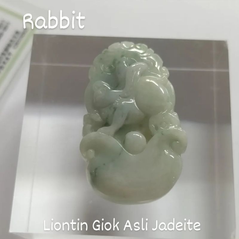 Liontin Giok Shio Kelinci Jadeite Premium Natural Grade A Bersertifikat (7647)