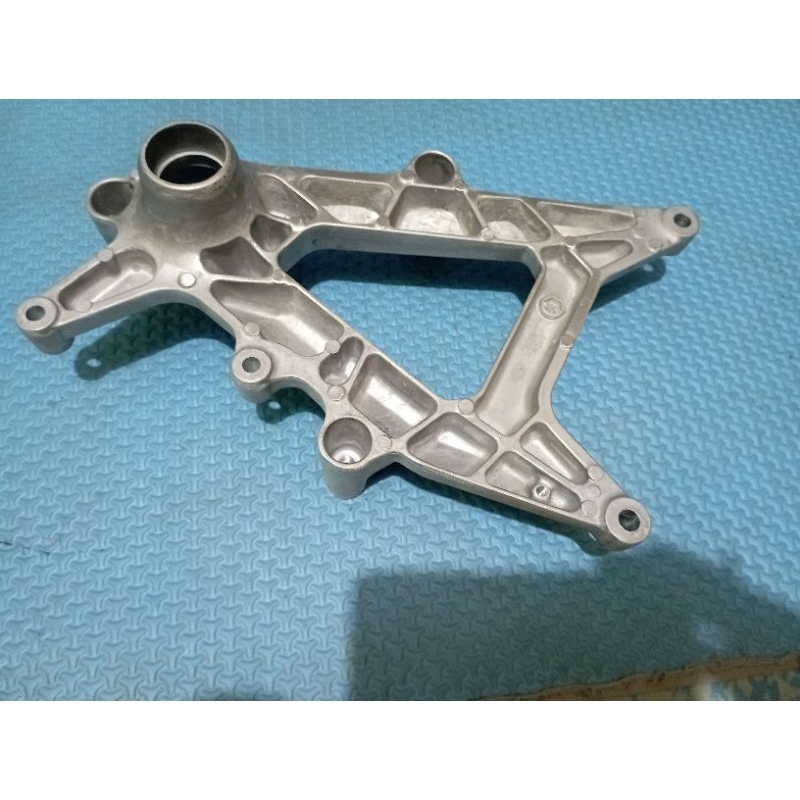 SWING AREM DUDUKAN KNALPOT HONDA VARIO 160 ABS 2020 2022 ORI