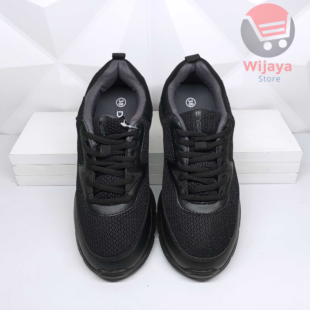 Sepatu Sekolah Desle 38-43 Sneaker Pria Hitam Polos Putih Material Berkualitas Tinggi Desain Mewah ANDRE TAYLOR