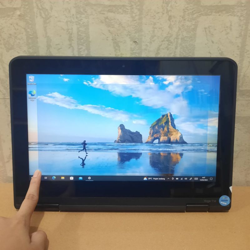 Laptop 2 in 1 Lenovo Thinkpad Yoga 11e Bisa dilipat jadi Tablet TOUCHSCREEN Celeron N4100 Ram 4GB SSD 128GB ok