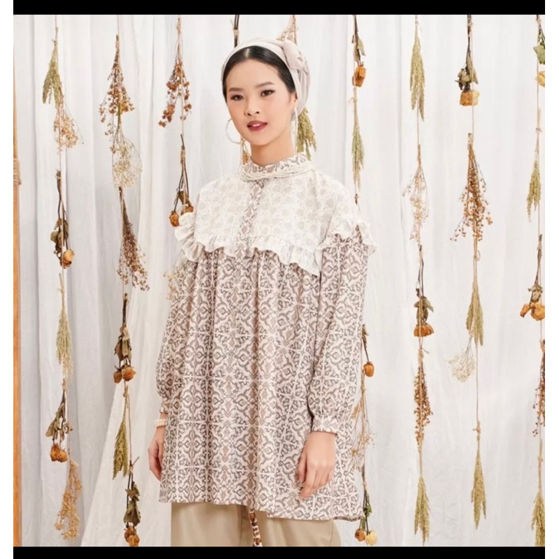 SIDELINE - Brynn Blouse - Binar Raya