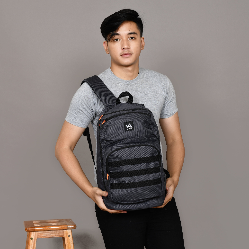 Tas Ransel Backpack Besar Pria - Tas Kerja Kuliah Traveling Liburan Mudik - Vaccil Ruka