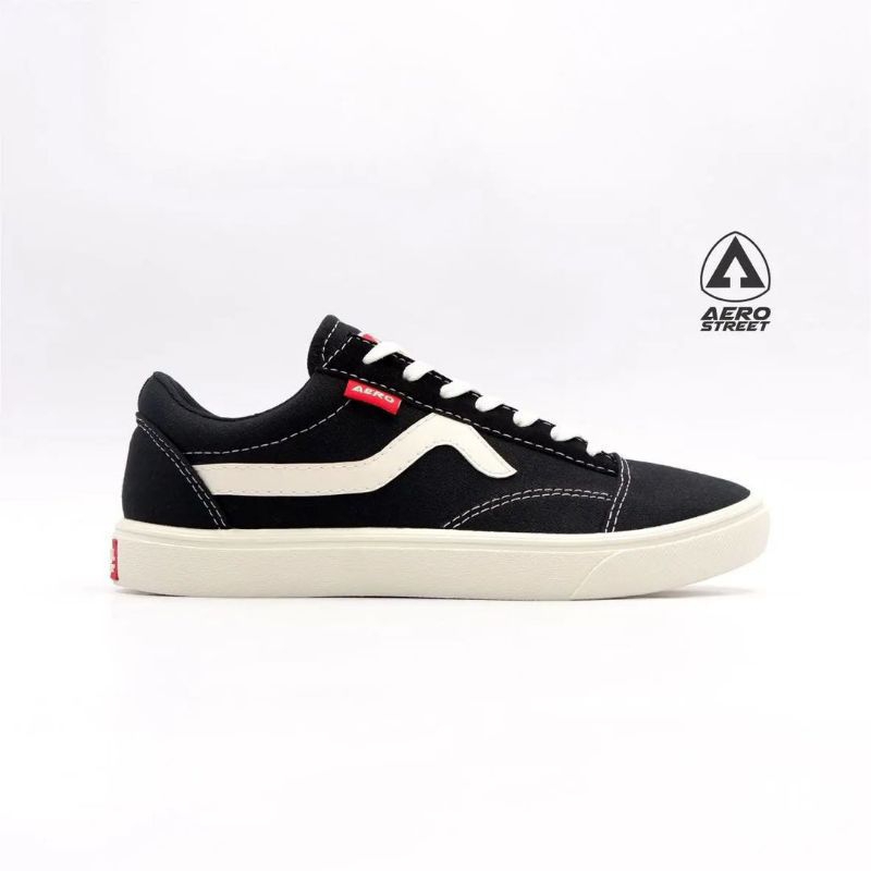 Aerostreet Massive Hitam Natural Size 42