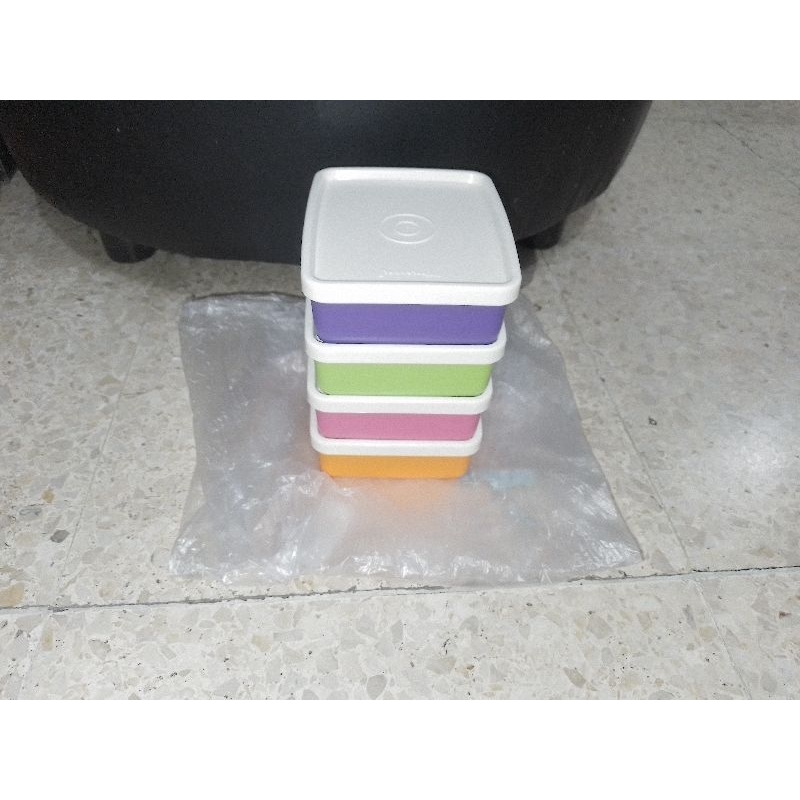 tupperware mini square away set (4 item)