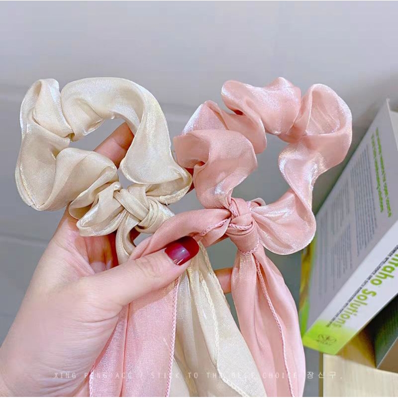 Ikat Rambut Scrunchie Jurai Panjang Model Korea Bahan Kilap Ikat Rambut Karet Model Pita Panjang / Scrunchie Kelinci Gaya Korea