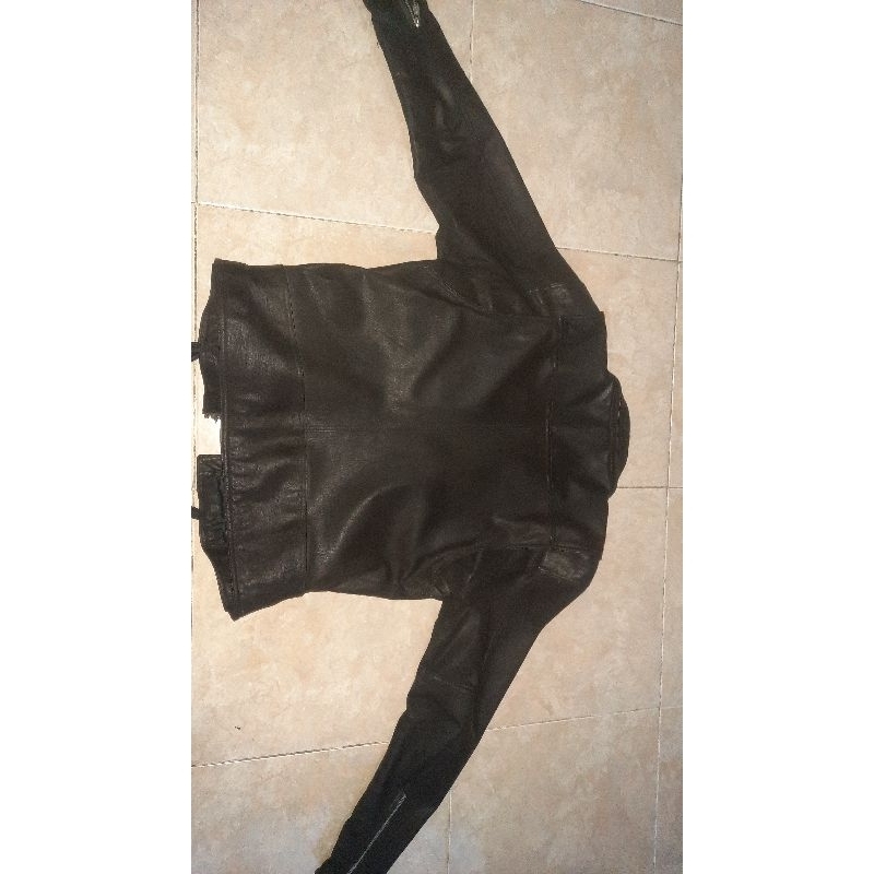 leather jacket maternal