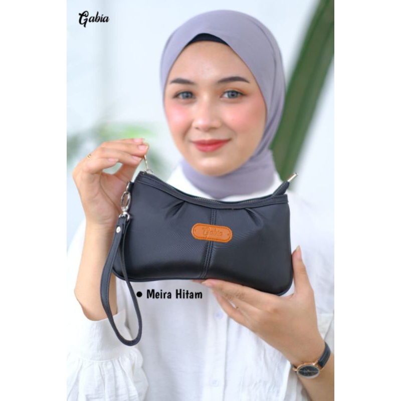 Pouch Meira By Gabia, Pouch Tempat Kunci &amp; Uang Anti Air Muat Hp