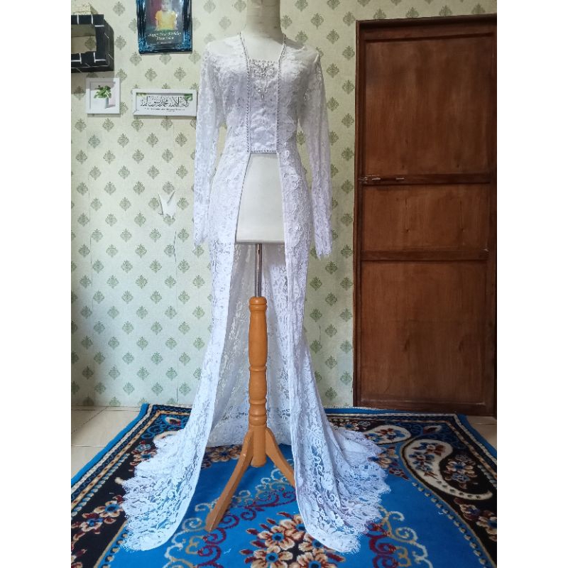 Kebaya akad kutubaru ber ekor