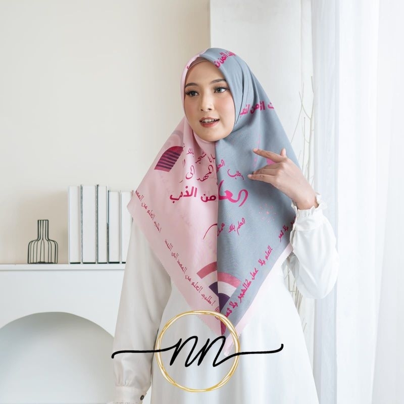 HIJAB SEGIEMPAT VOAL LASERCUT JILBAB MOTIF VIRAL KEKINIAN