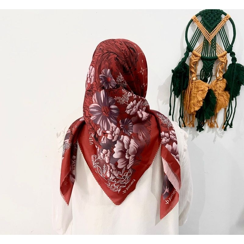 HIJAB SEGIEMPAT DIGITAL PRINTING LASERCUT MOTIF BUNGA MAWAR