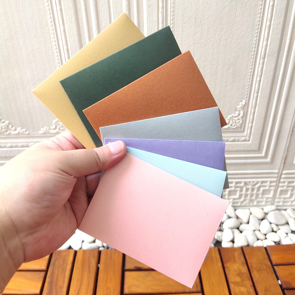 

Amplop polos tebal bahan jasmin glitter ukuran 10,5 x 7,5cm [ READY STOK ]