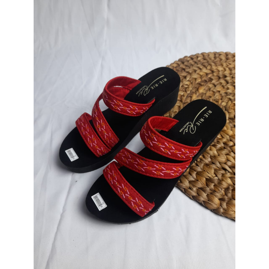 PROMO SANDAL WEDGES WANITA SILANG 3