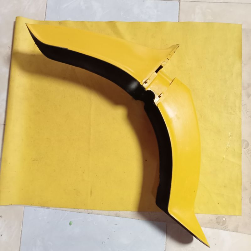 spakbor depan Suzuki rc80 rc100 bravo warna kuning