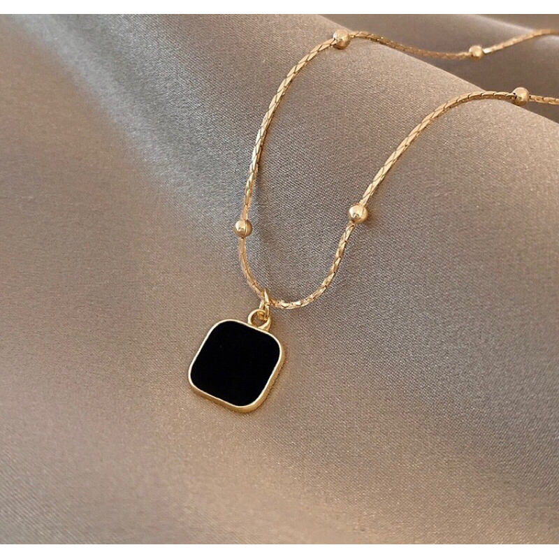 kalung Titanium Wanita liontin Batu Persegi