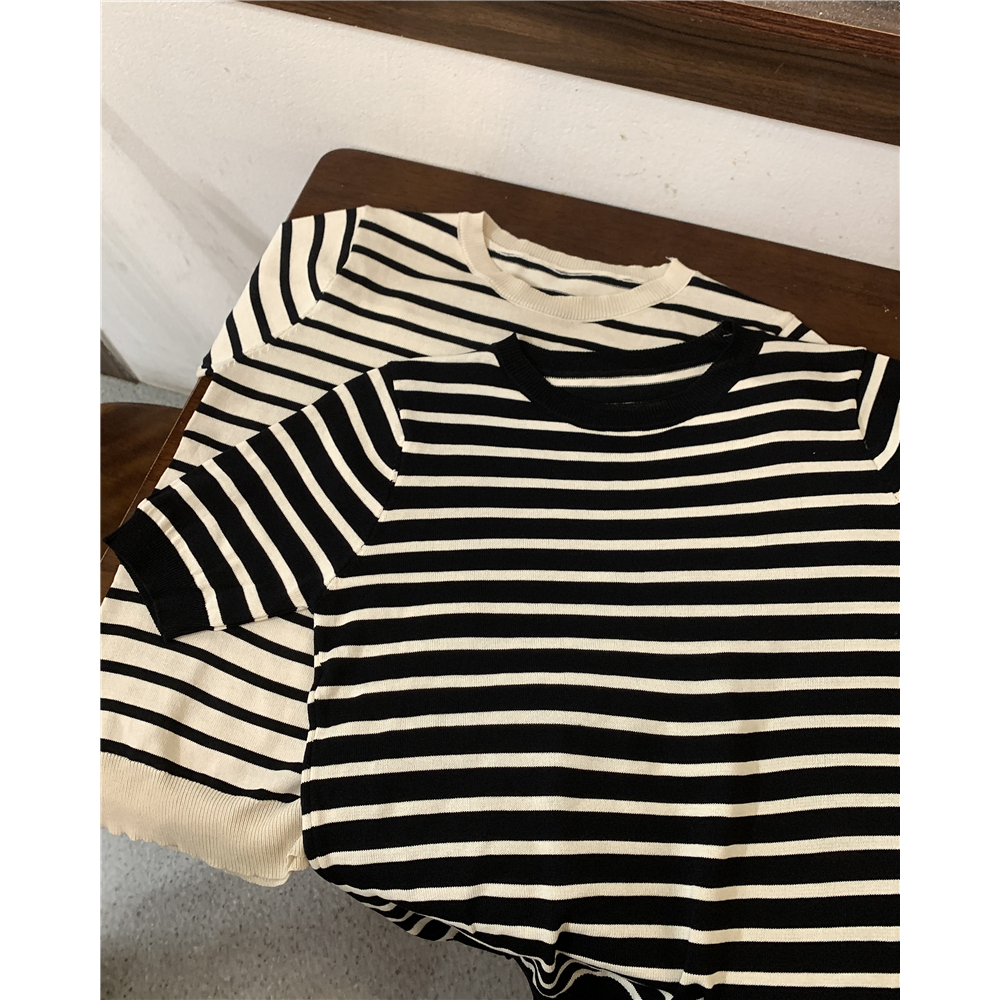 Kaos Rajut Wanita Import Korea Style Baju Wanita Stripe Kekinian Lengan Pendek