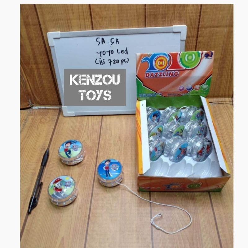 yoyo lampu led Karakter