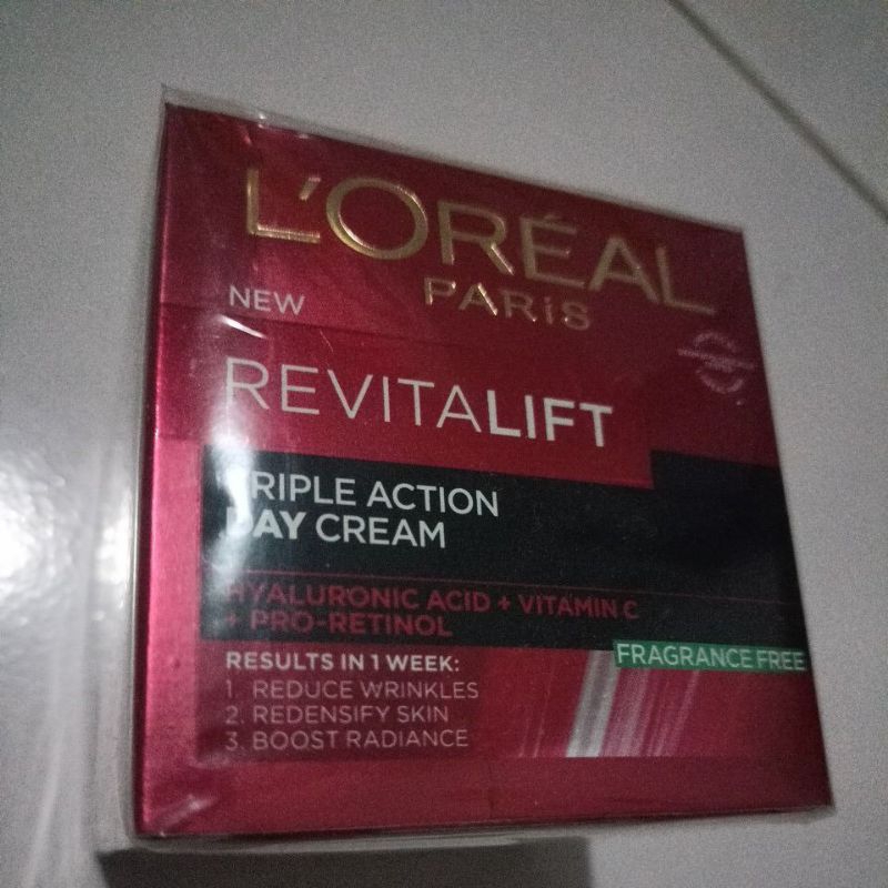 L'Oreal Paris Revitalift Triple Action Day 50ml - Skincare Moisturizer