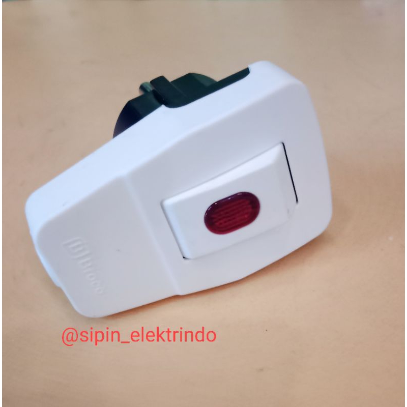 Steker/Colokan Listrik On/Off Broco
